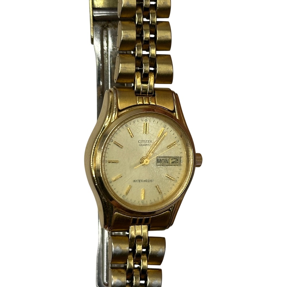 Citizen Quartz Gold Tone Day Date Watch 1002-S69535 HSB Women Vintage New Batt